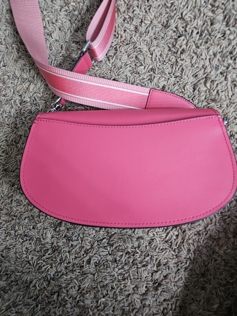 Michael Kors Leather Crossbody Shoulder Bag with Adjustable Strap - Picture 6 of 8